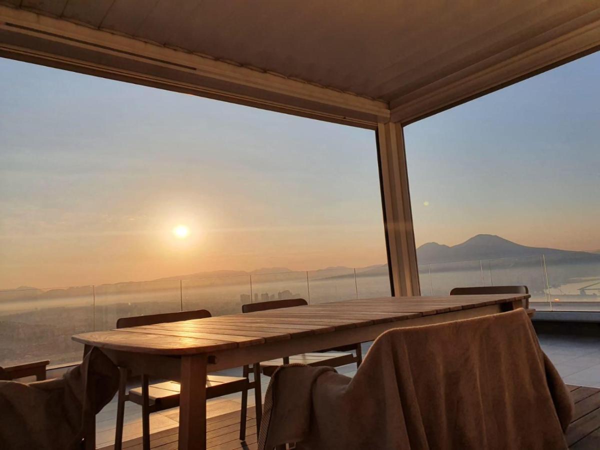 Terrazza Manu - Loft Suspended Over The City-Vomero نابولي المظهر الخارجي الصورة